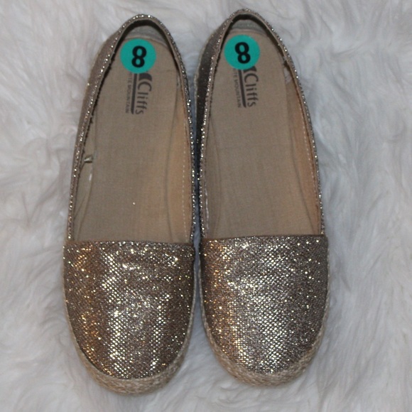 Cliffs by White Mountain shimmering gold shoes - Picture 2 of 4